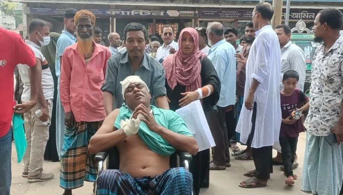 নোয়াখালীতে সৌদি প্রবাসীর পরিবারের ওপর হামলা, আহত ৪